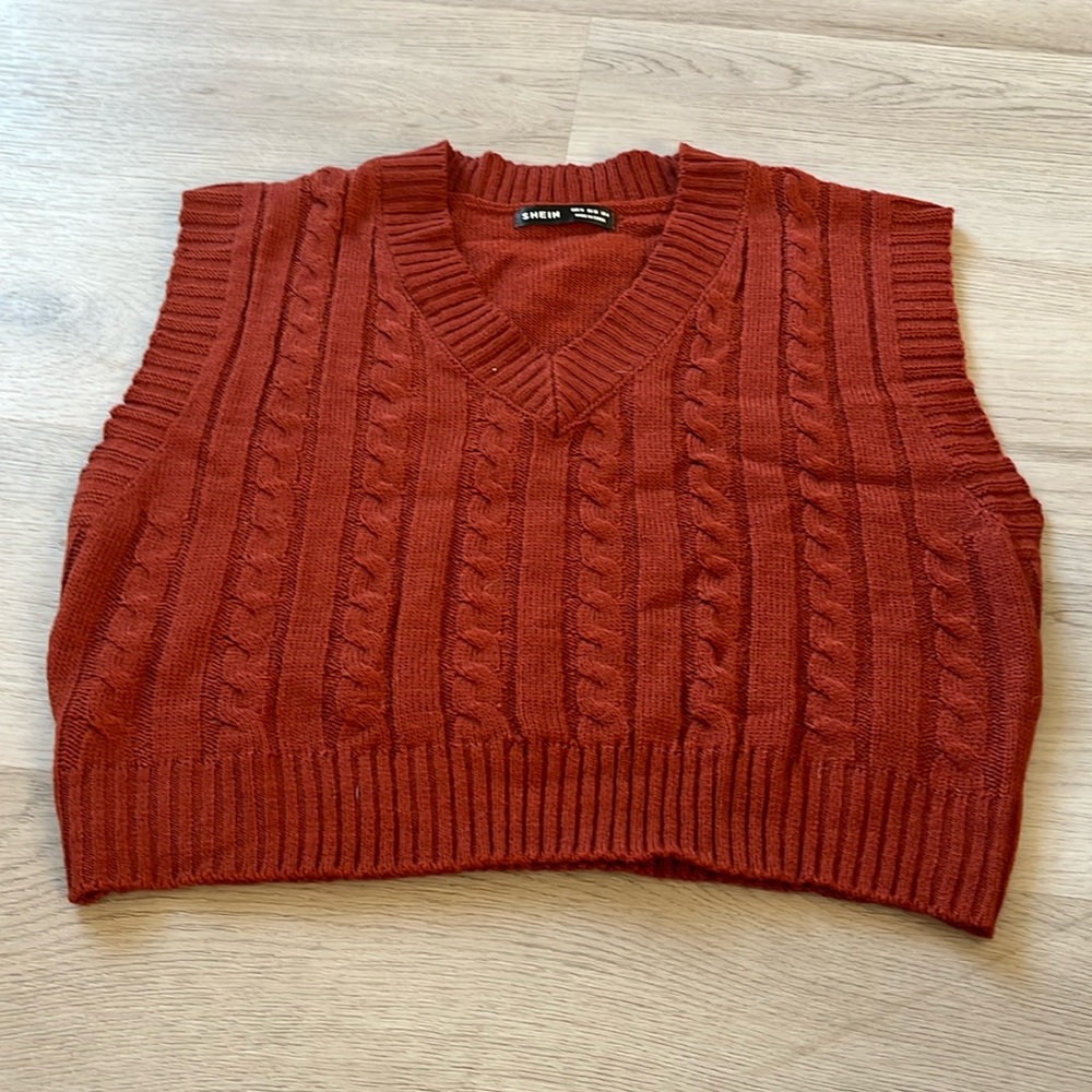 Sweater vest